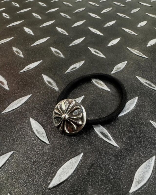 CHROME HEARTS
・
・
・
・
HAIRBAND CRSSBLL
・
・
・
Available in store.
・
・
・
#金沢 #kanazawa
#chromhearts
#クロムハーツ