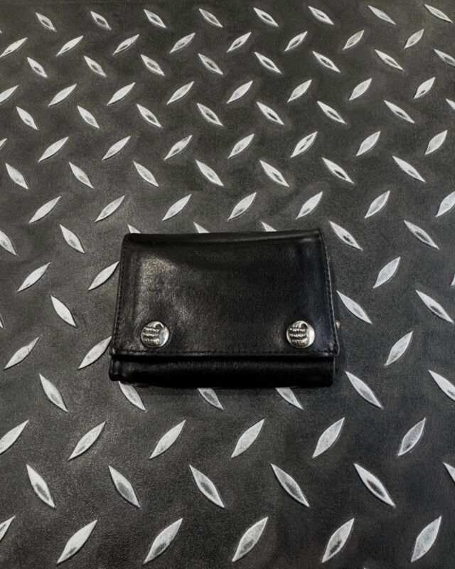 CHROME HEARTS
・
・
・
・
3Fold Leather Wallet Crow Button
・
・
・
Available in store.
・
・
・
#金沢 #kanazawa
#chromhearts
#クロムハーツ