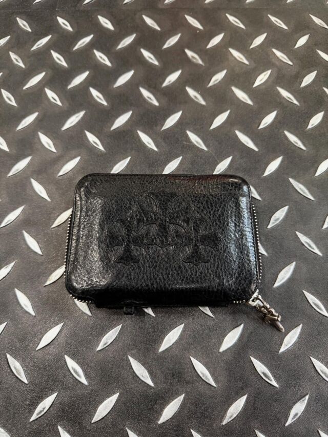 CHROME HEARTS
・
・
・
・
BANK ROBBER ZIP Wallet
・
・
・
Available in store.
・
・
・
#金沢 #kanazawa
#chromhearts
#クロムハーツ