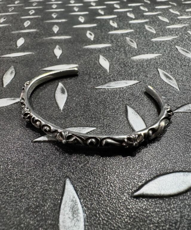 CHROME HEARTS
・
・
・
・
SBT BANGLE
・
・
・
Available in store.
・
・
・
#金沢 #kanazawa
#chromhearts
#クロムハーツ
